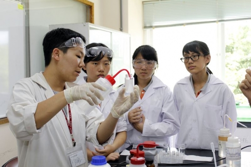 「2014高中科學營暨國中數理營」活動報導